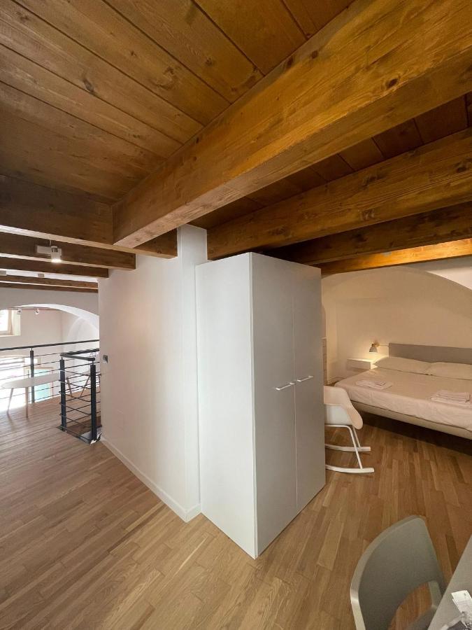 Ground Stone Apartment Бари Екстериор снимка