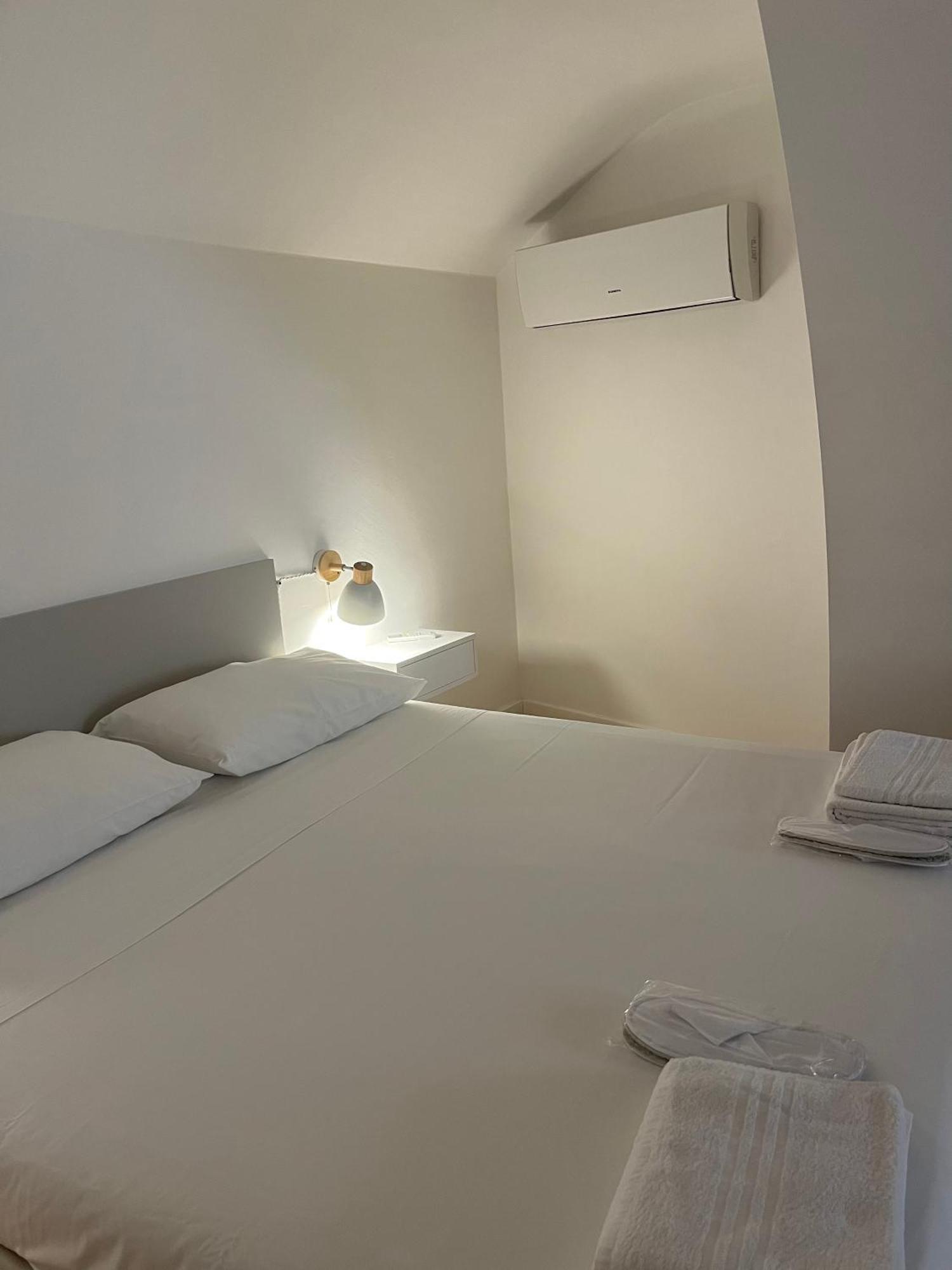 Ground Stone Apartment Бари Екстериор снимка