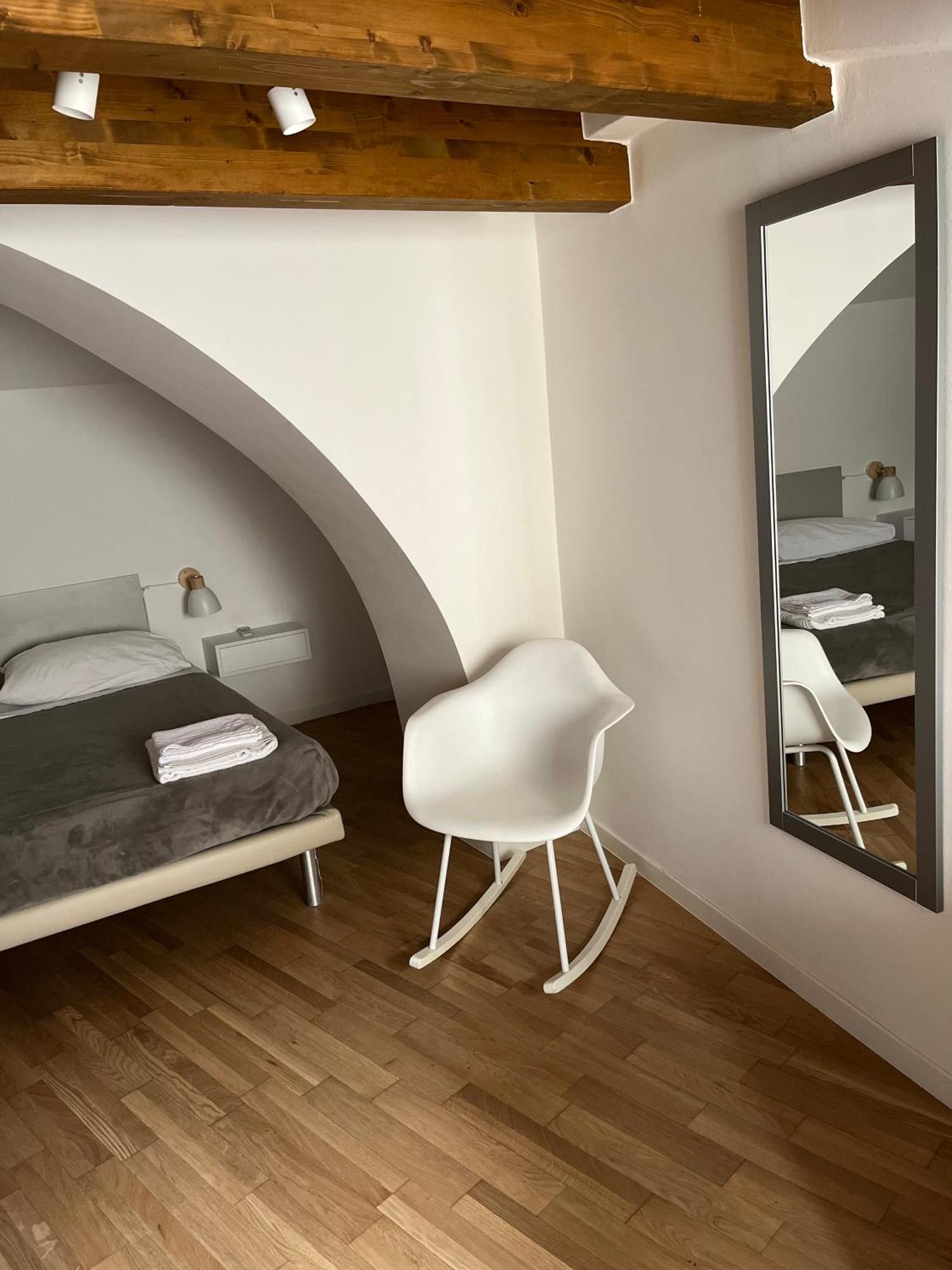 Ground Stone Apartment Бари Екстериор снимка