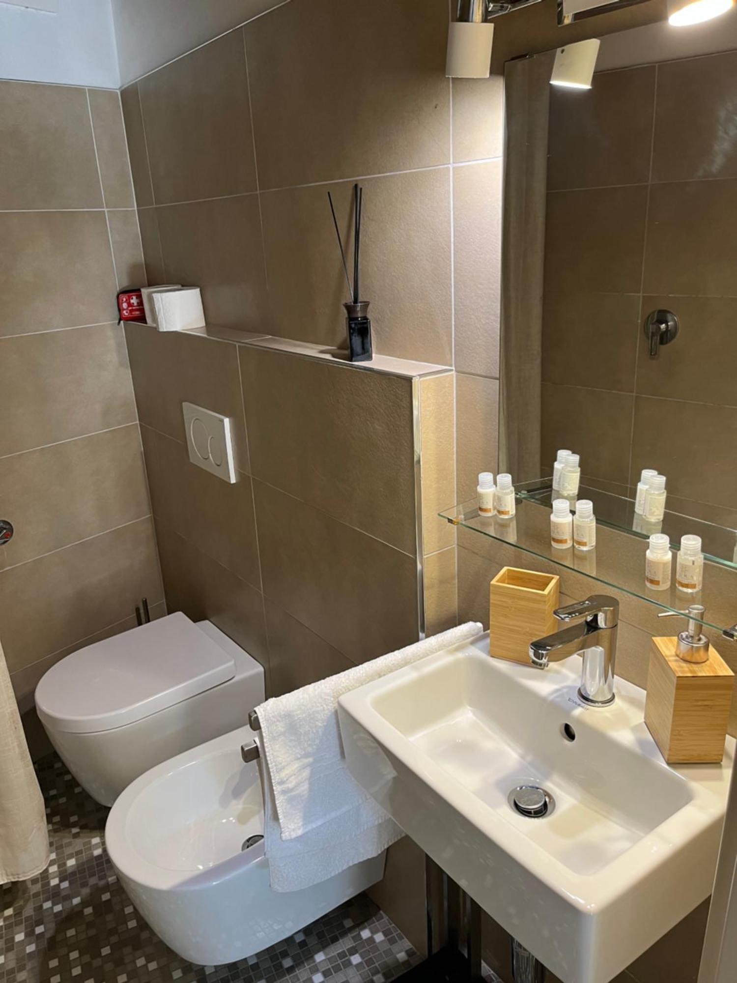 Ground Stone Apartment Бари Екстериор снимка
